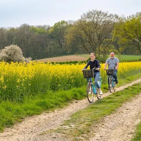 Insolites A La Ferme - Yourte, Kota Ou Pod *