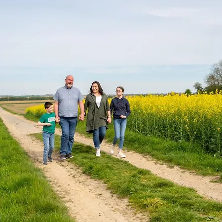 Insolites A La Ferme - Yourte, Kota Ou Pod * Farbus